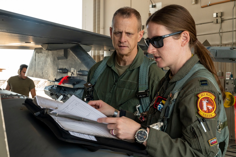 49th Wing command chief rides in Holloman F-16 for the first time