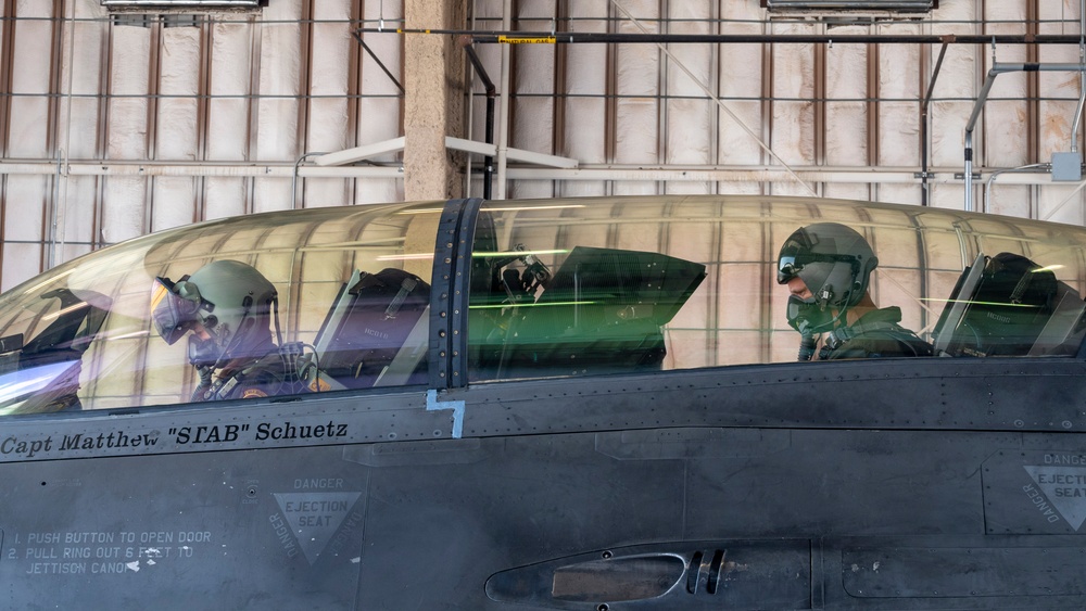 49th Wing command chief rides in Holloman F-16 for the first time