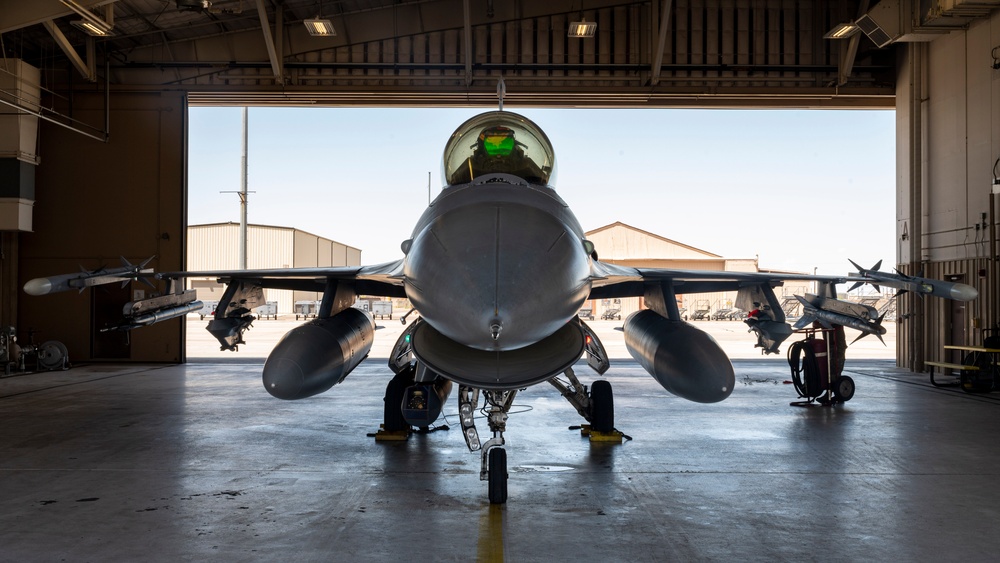 49th Wing command chief rides in Holloman F-16 for the first time