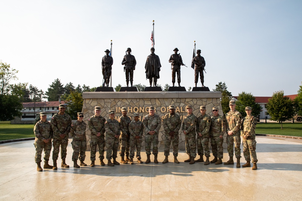 U.S. Army Reserve Soldiers meet senior leader at Fort McCoy