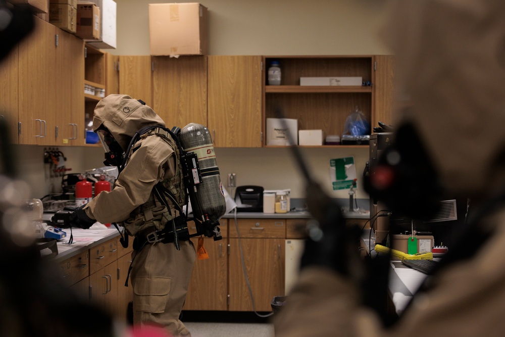 Community Collaboration: Washington National Guard EOD Company hosts multi-agency HAZMAT training