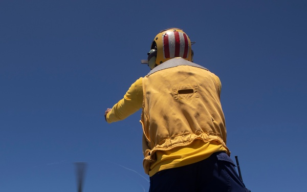 US Navy Helo Lands on USCGC Munro