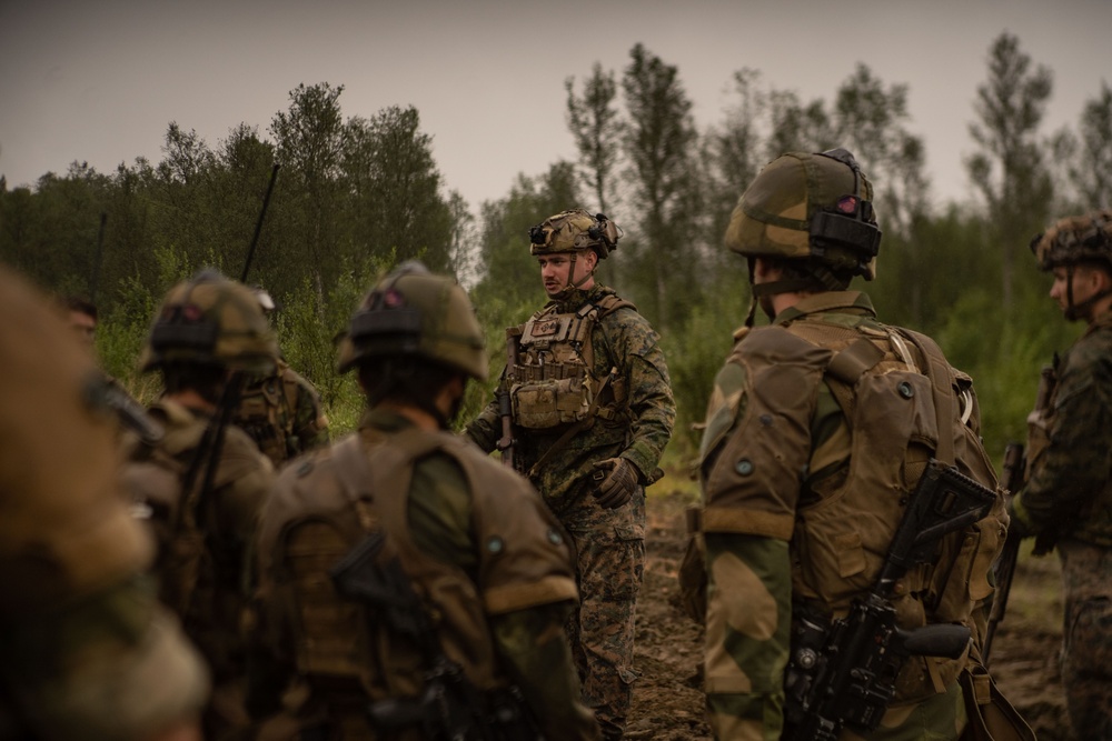 26th MEU(SOC) Trading Tactics, Techniques and Procedures with the Norwegian Army