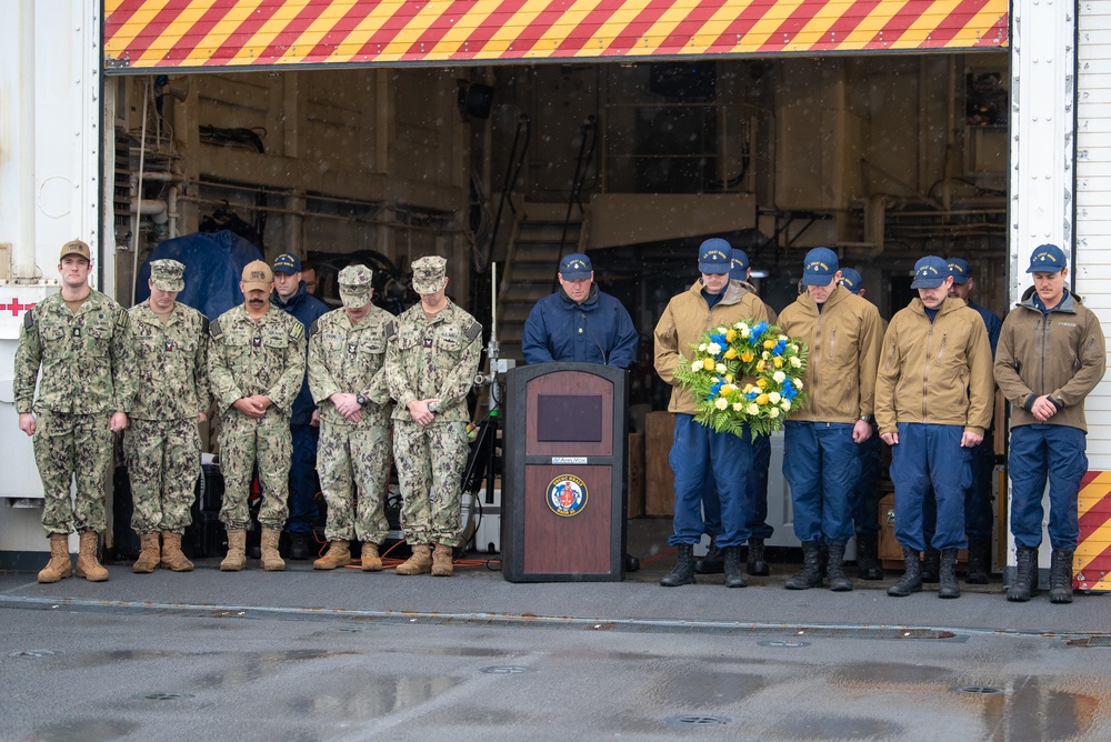 Coast Guard Cutter Healy (WAGB 20) holds memorial for diving accident