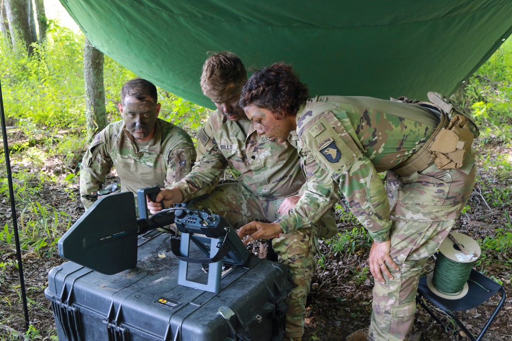 D CO, 39th BEB Employs New Training Device