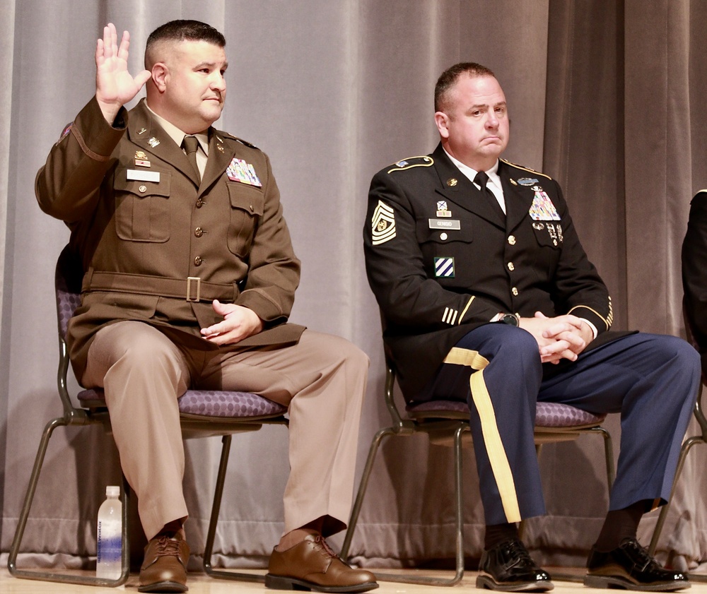 Illinois Army National Guard Officer Candidate School Graduates 21 Leaders