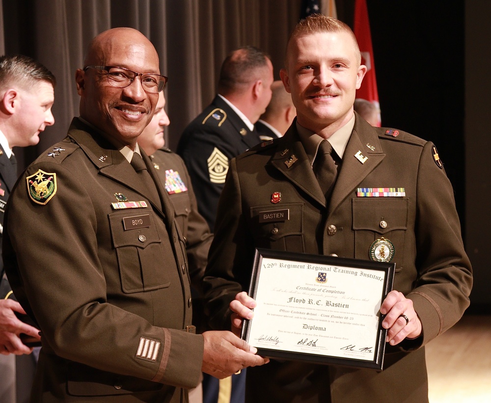 Illinois Army National Guard Officer Candidate School Graduates 21 Leaders