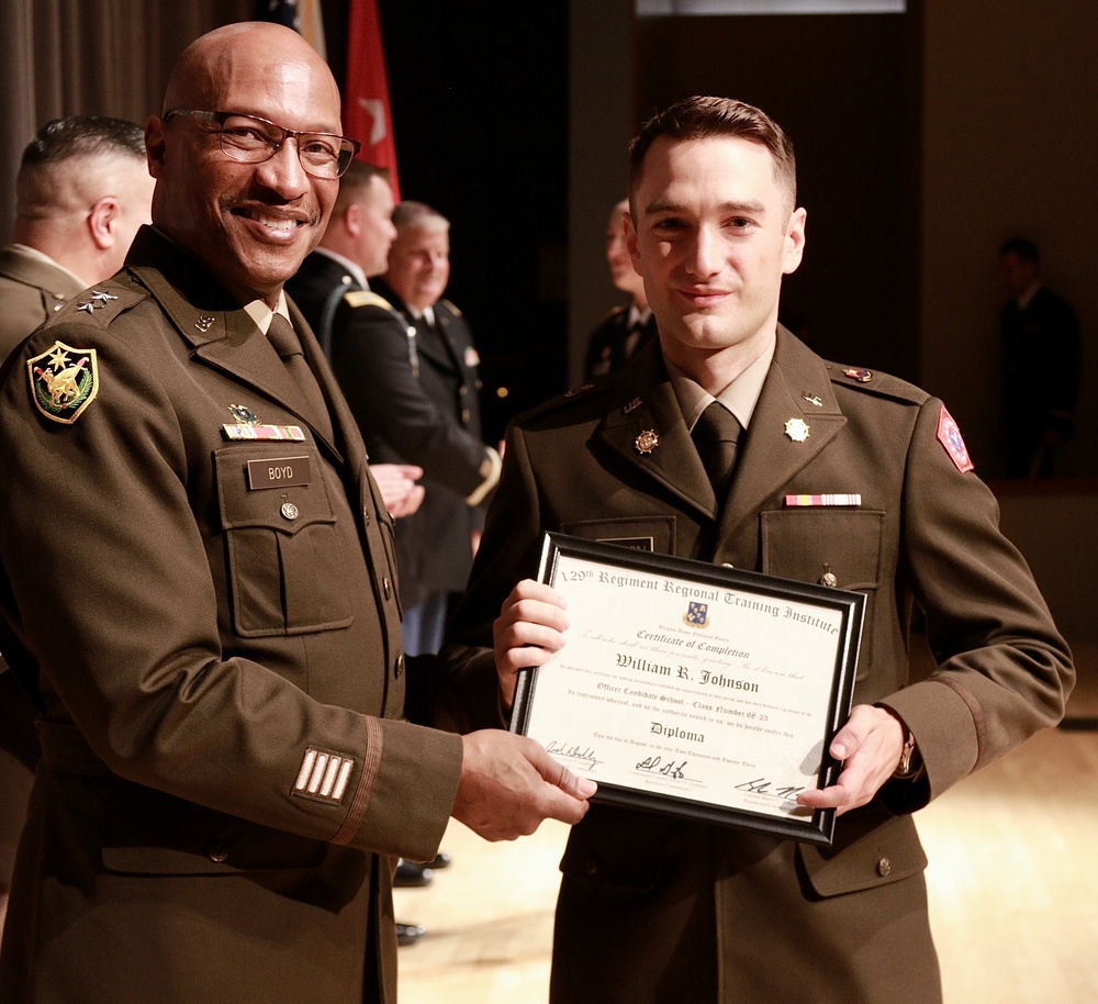 Illinois Army National Guard Officer Candidate School Graduates 21 Leaders