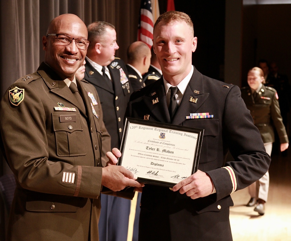 Illinois Army National Guard Officer Candidate School Graduates 21 Leaders