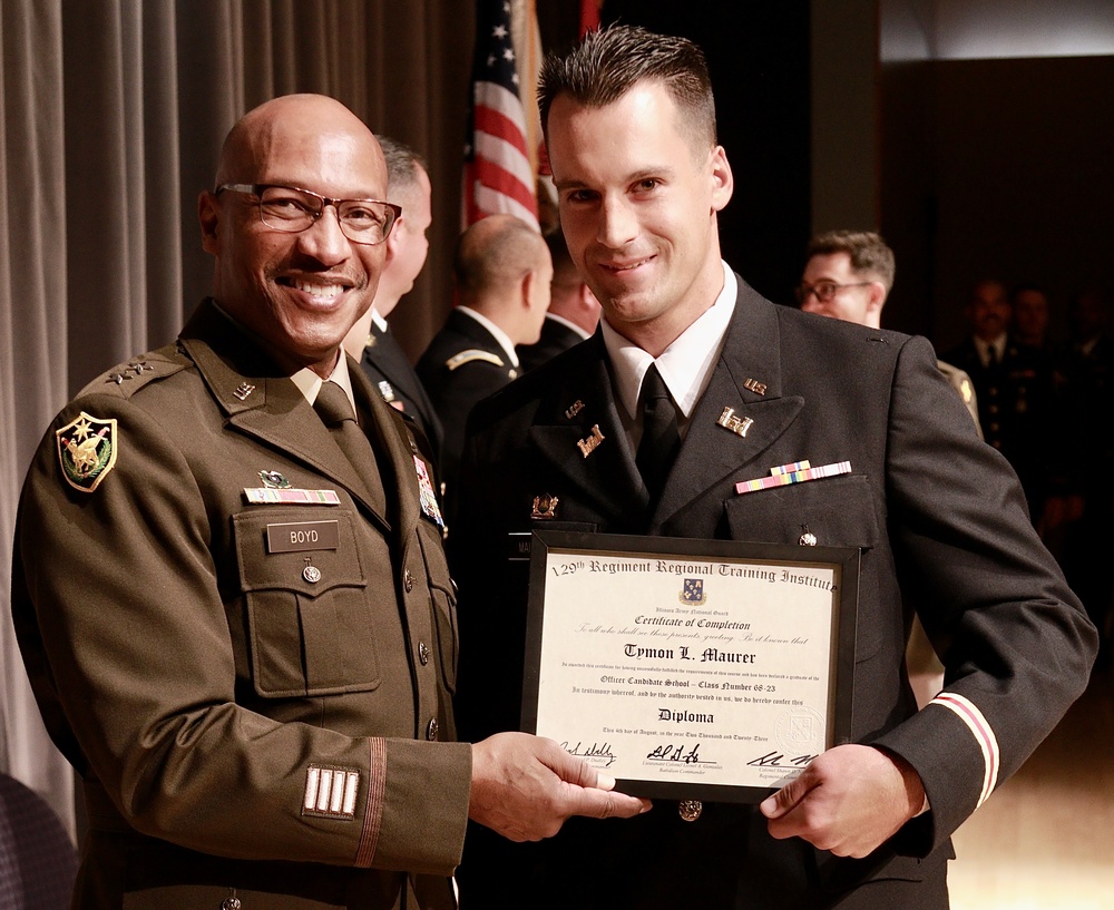 Illinois Army National Guard Officer Candidate School Graduates 21 Leaders