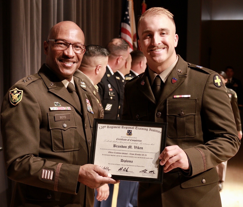 Illinois Army National Guard Officer Candidate School Graduates 21 Leaders