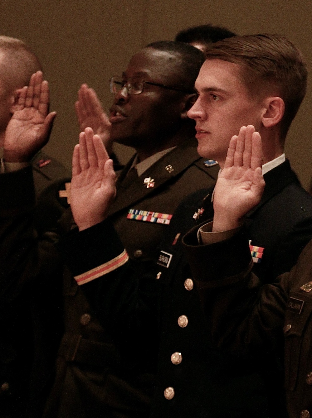 Illinois Army National Guard Officer Candidate School Graduates 21 Leaders