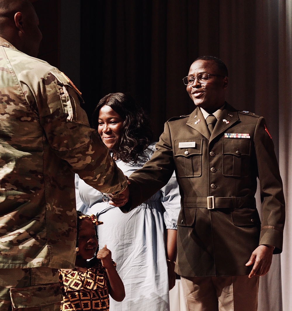 Illinois Army National Guard Officer Candidate School Graduates 21 Leaders