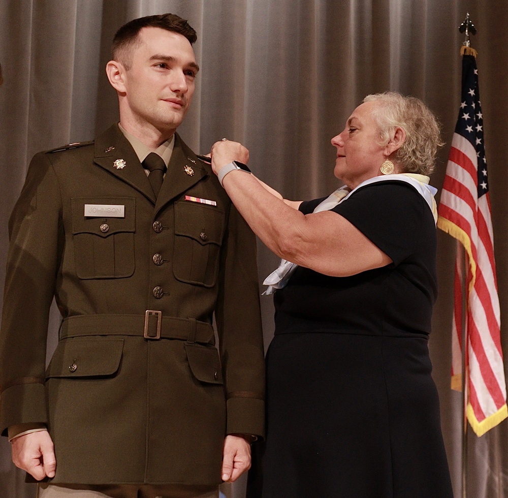 Illinois Army National Guard Officer Candidate School Graduates 21 Leaders