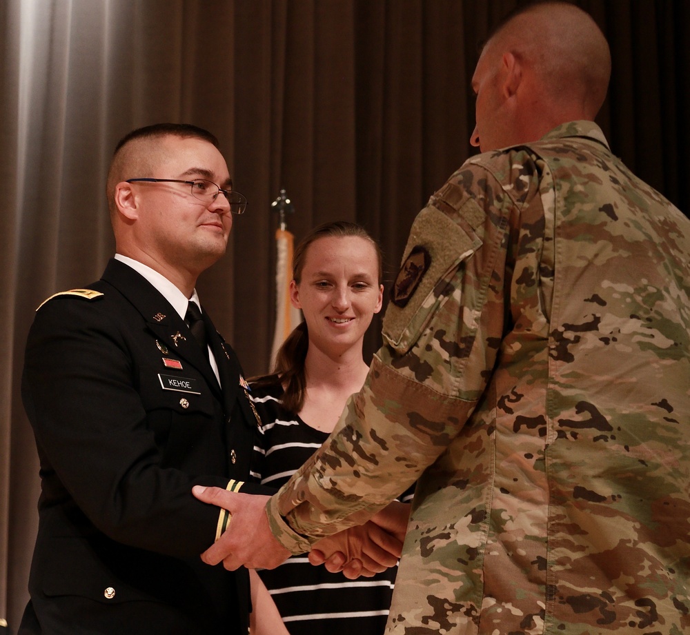 Illinois Army National Guard Officer Candidate School Graduates 21 Leaders