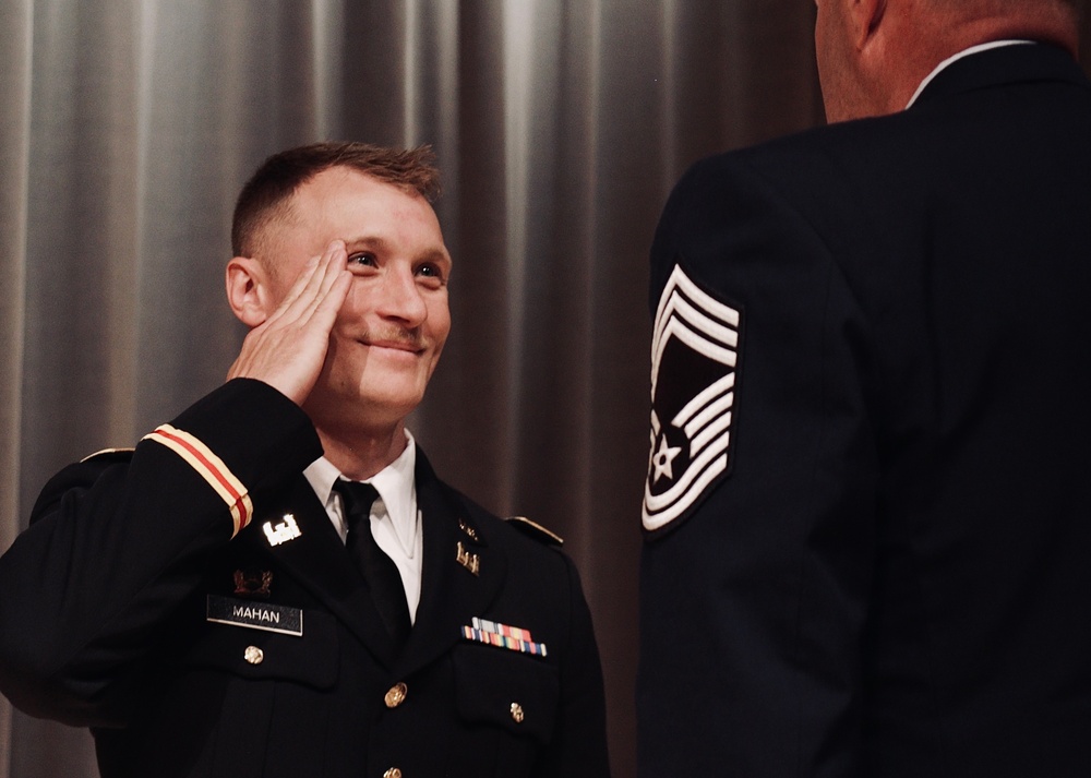 Illinois Army National Guard Officer Candidate School Graduates 21 Leaders