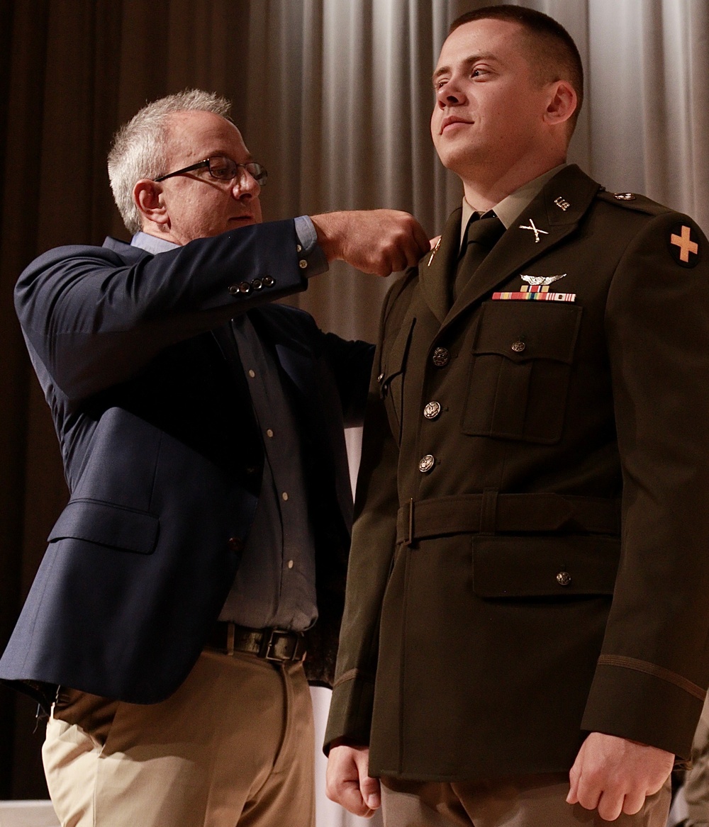 Illinois Army National Guard Officer Candidate School Graduates 21 Leaders