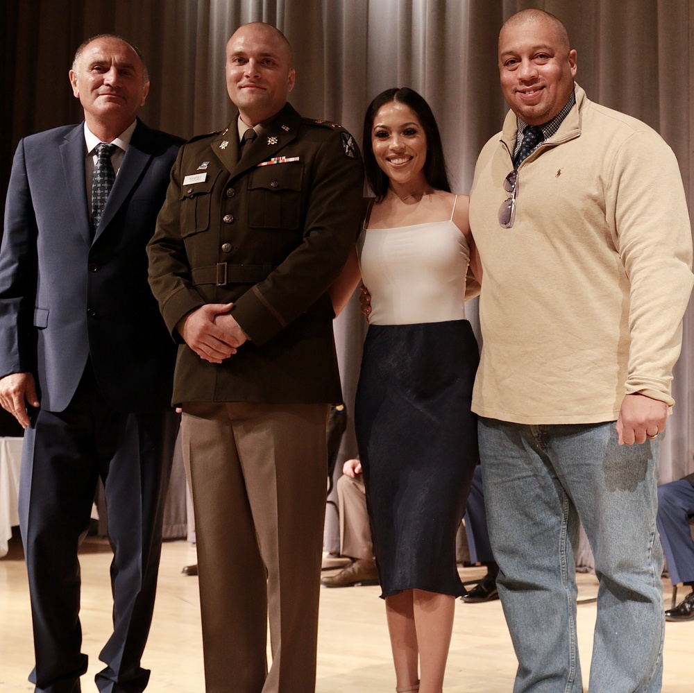 Illinois Army National Guard Officer Candidate School Graduates 21 Leaders