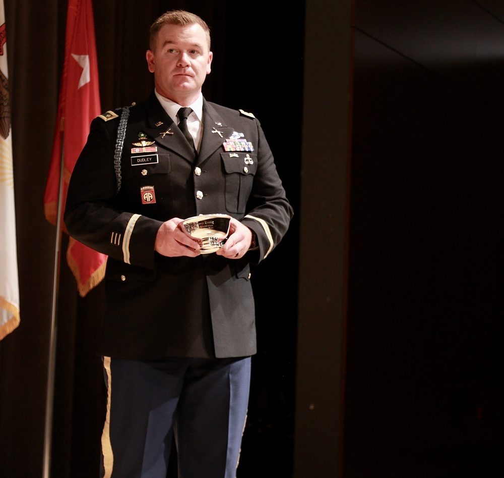 Illinois Army National Guard Officer Candidate School Graduates 21 Leaders