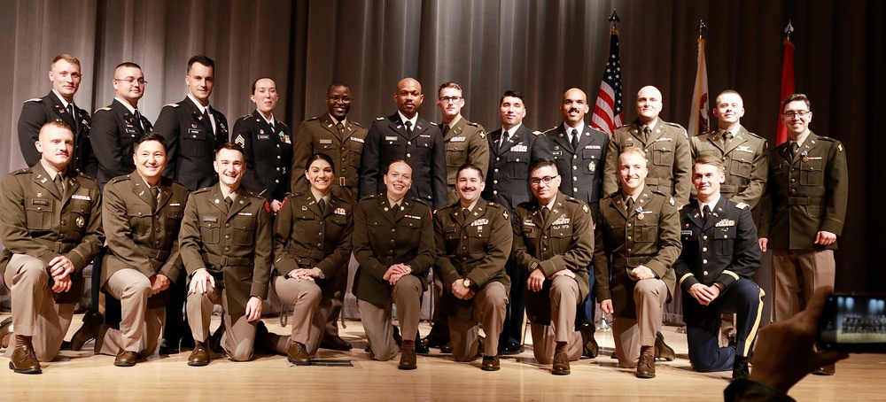 Illinois Army National Guard Officer Candidate School Graduates 21 Leaders