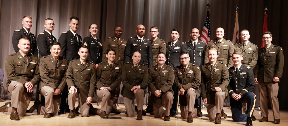 Illinois Army National Guard Officer Candidate School Graduates 21 Leaders