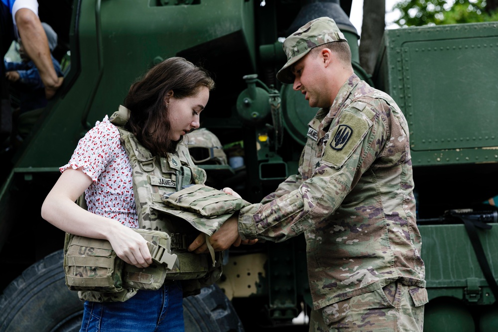 Task Force Ivy Soldiers showcase HIMARS during Estonian Restoration of Independence celebration static display