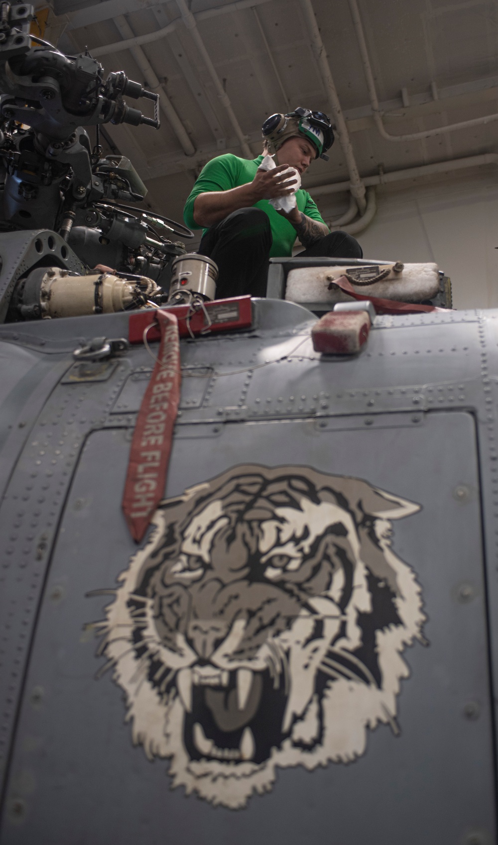 Sailors Perform Maintenance