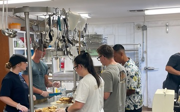 Sailors Volunteer to Help Feed Less Fortunate in San Angelo