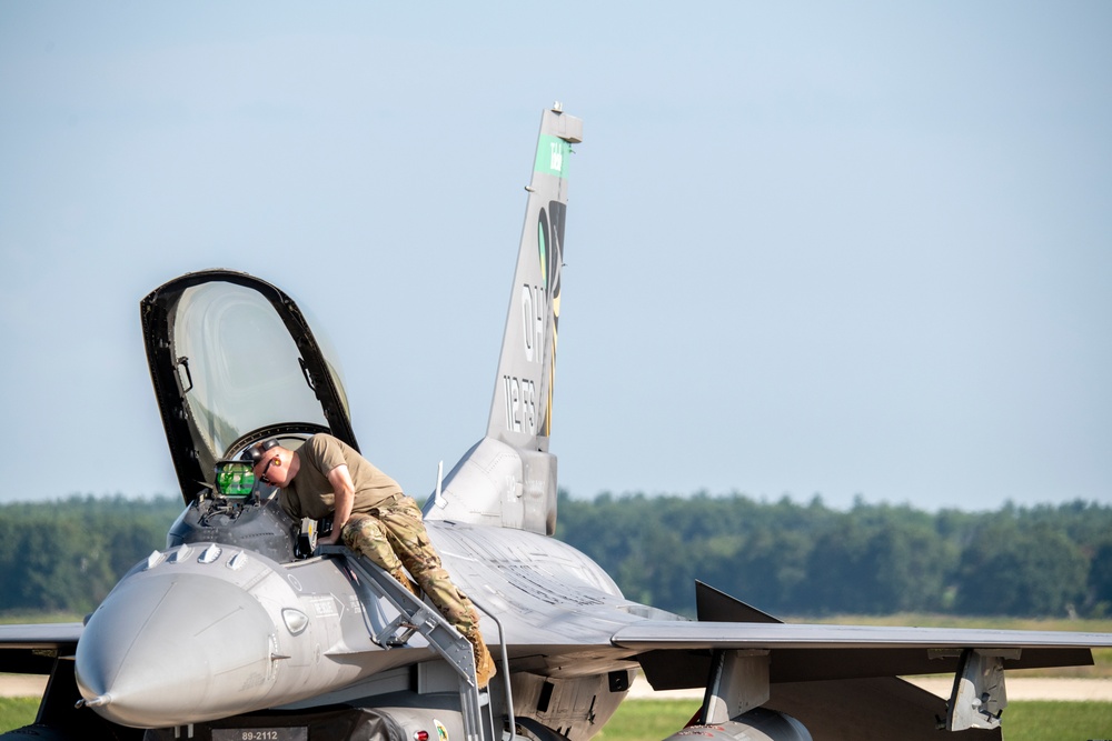 180FW Participates in Northern Lightning 23