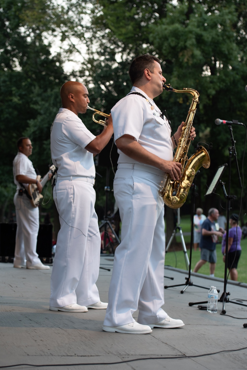 Navy Band Cruisers perform at Allen Pond Park