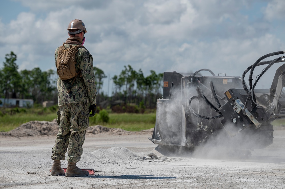 801st RHTS qualifies Navy Seabees on RADR