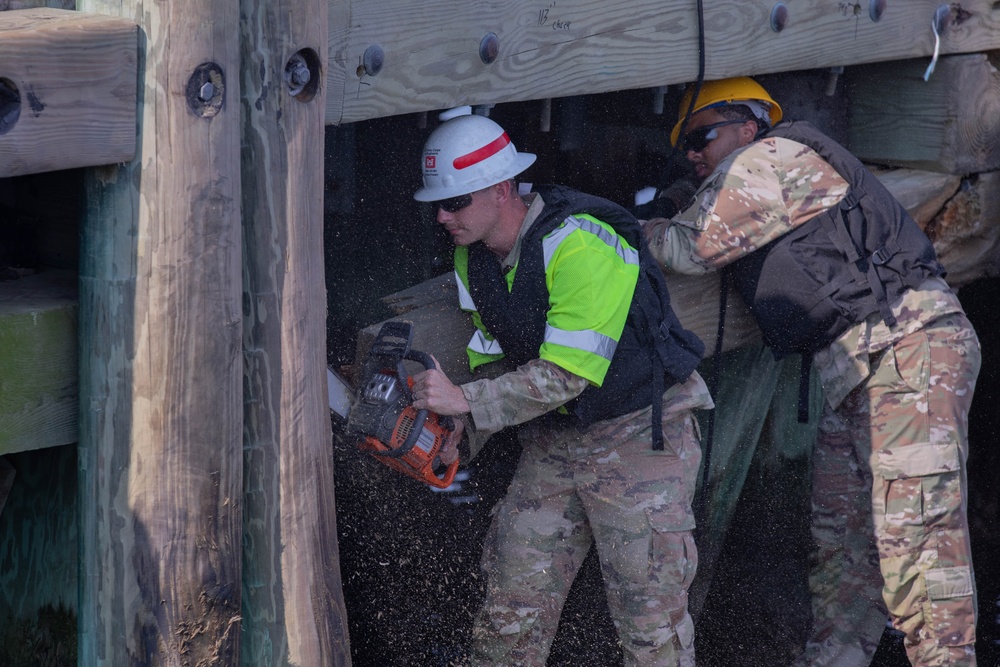 74th EDD and 554th ECC Conduct Port Damage Repair Operation