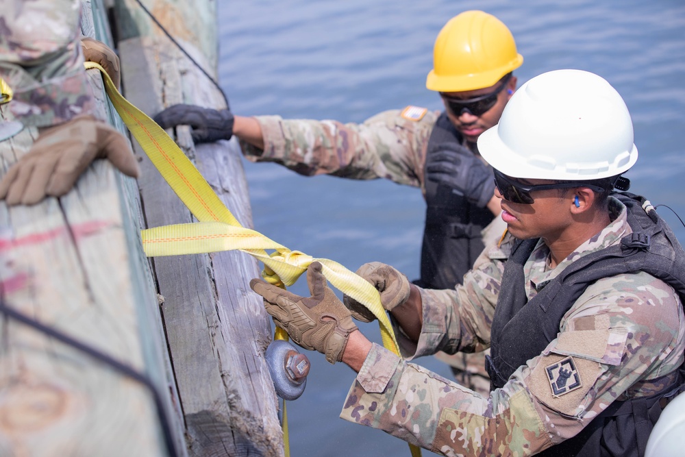 74th EDD and 544th ECC Conduct Port Damage Repair Operation