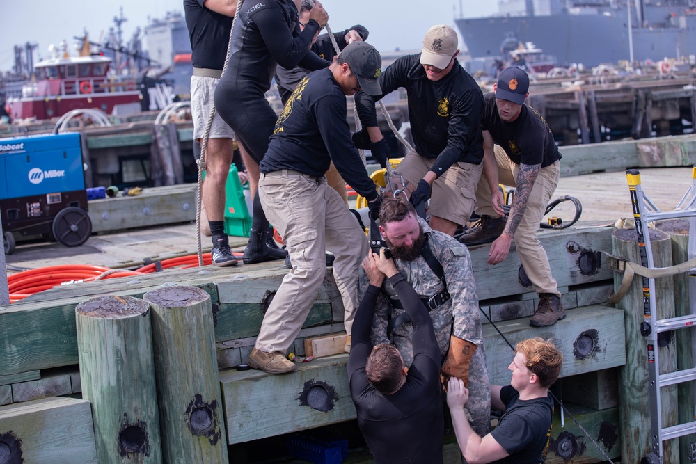 74th EDD and 554th ECC Conduct Port Damage Repair Operation