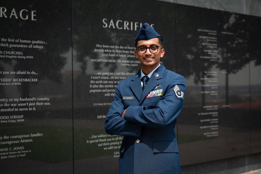 Guard OAY Airmen Visit Air Force Memorial