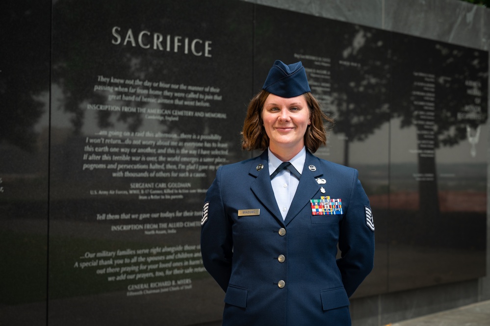 Guard OAY Airmen Visit Air Force Memorial