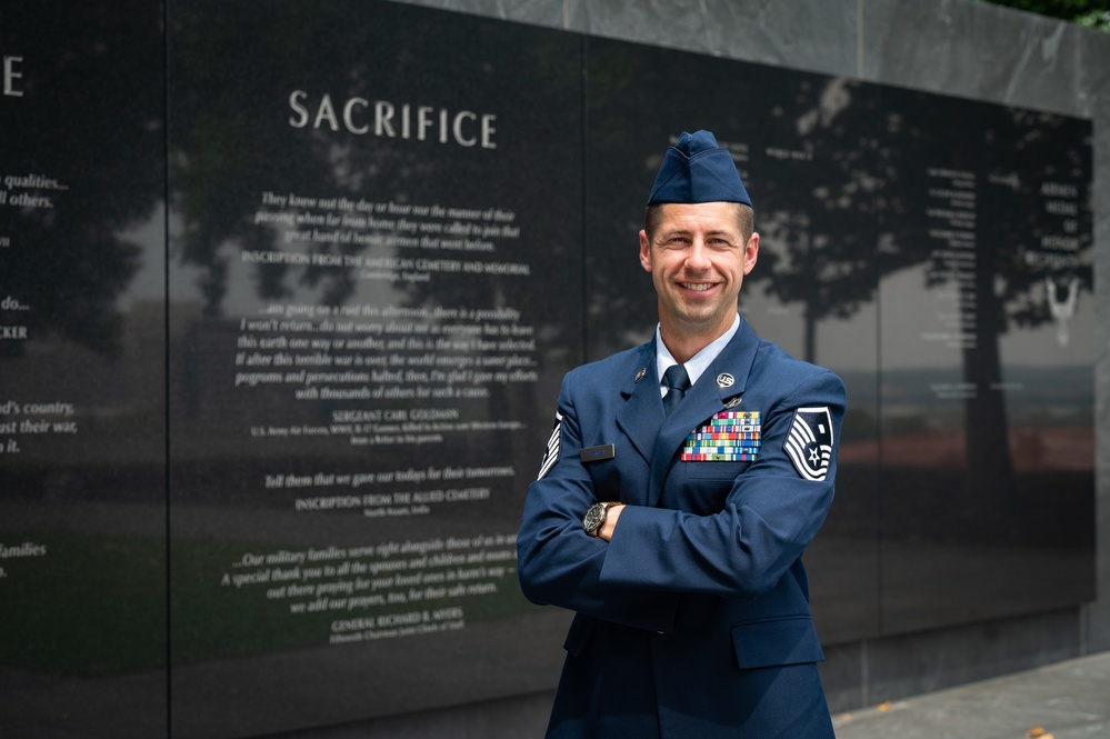 Guard OAY Airmen Visit Air Force Memorial