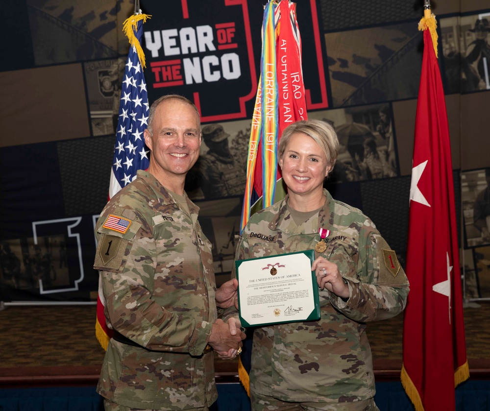 1st Infantry Division Presents Soldiers Deployment Awards