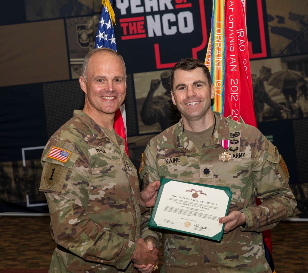 1st Infantry Division Presents Soldiers Deployment Awards