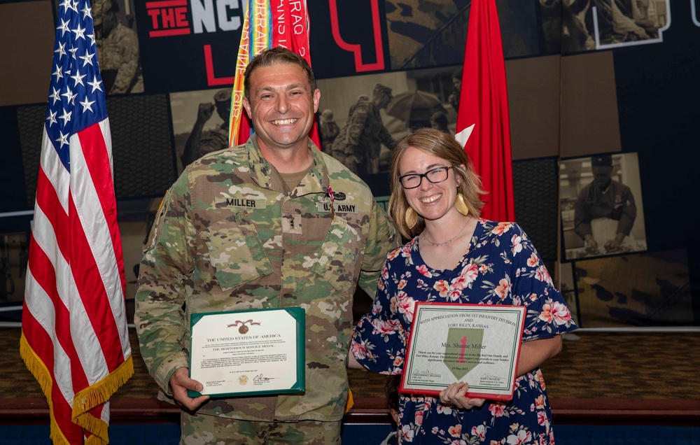 1st Infantry Division Presents Soldiers Deployment Awards