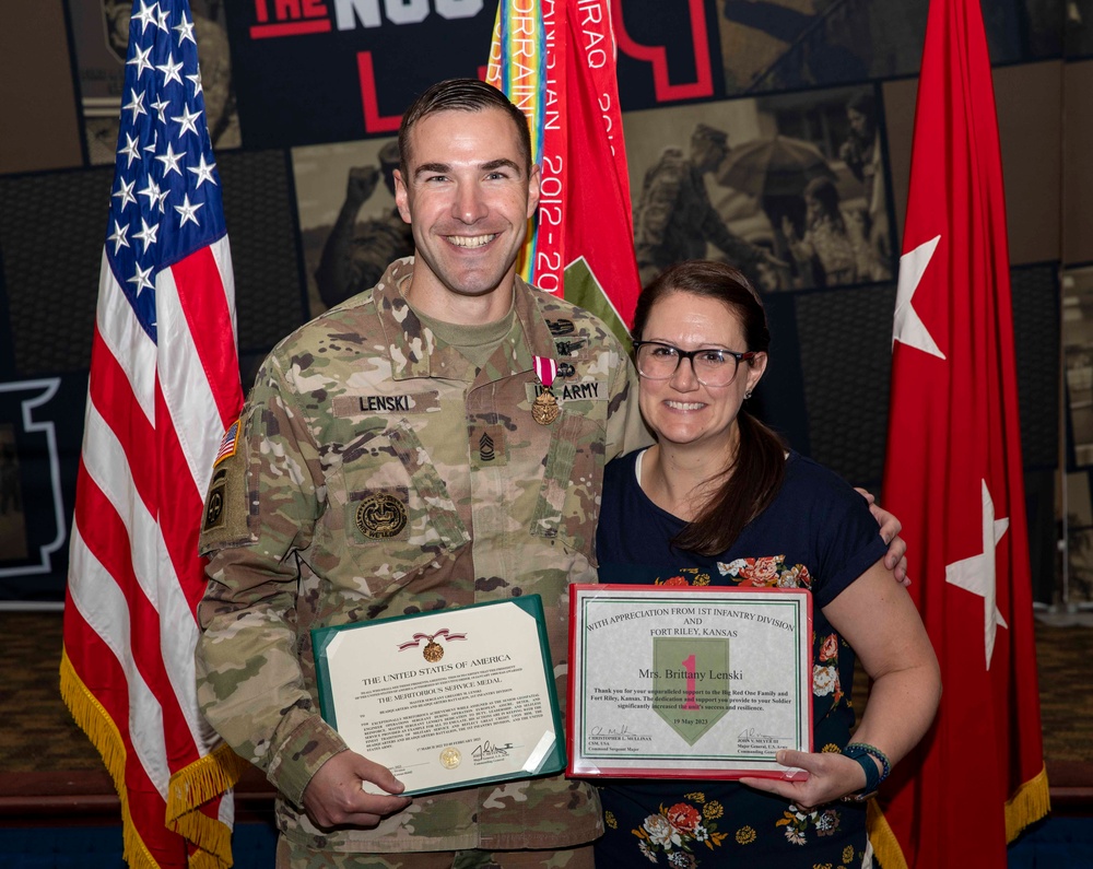 1st Infantry Division Presents Soldiers Deployment Awards