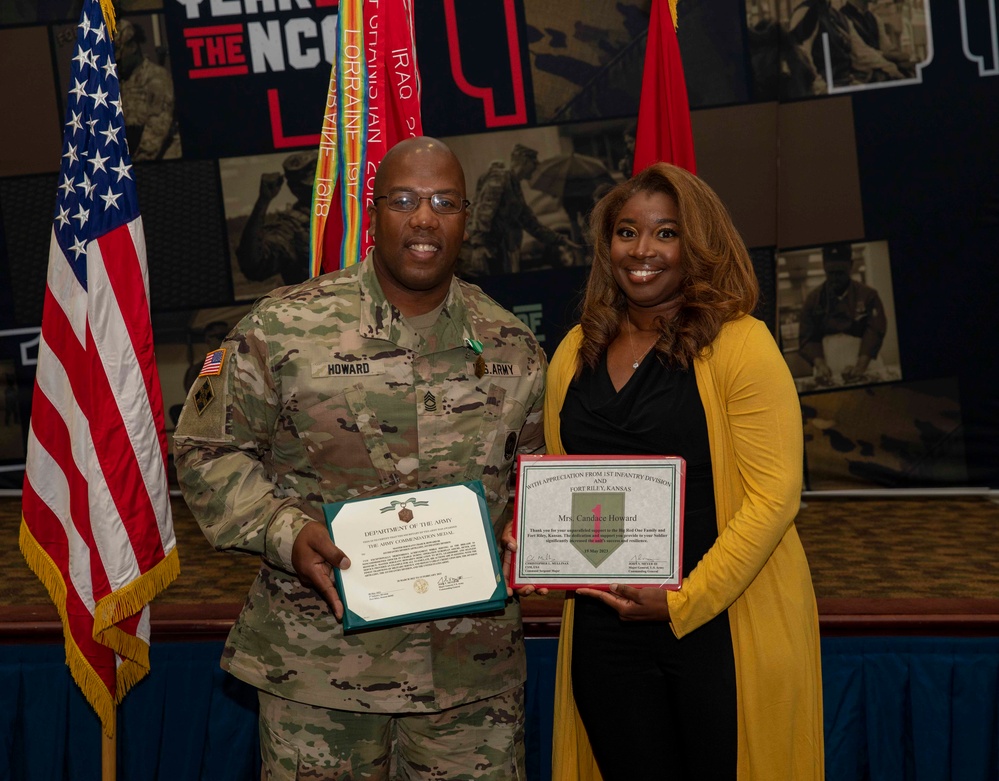 1st Infantry Division Presents Soldiers Deployment Awards