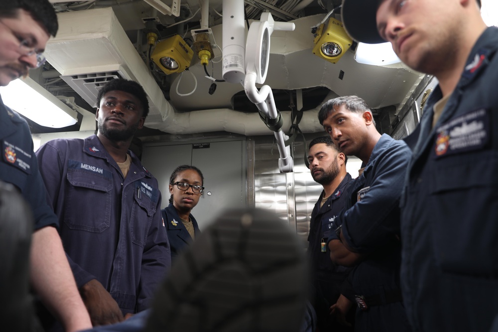 USS Paul Ignatius Holds Stretcher-Bearer Training