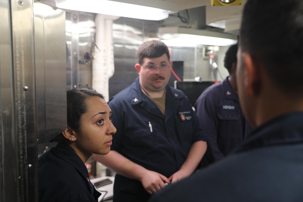 USS Paul Ignatius Holds Stretcher-Bearer Training