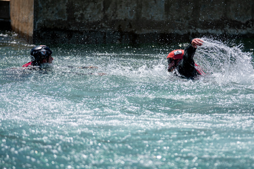 63rd Civil Support Team Conducts water rescue response training