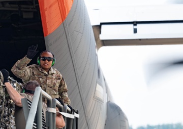 32nd APS performs engine running offload