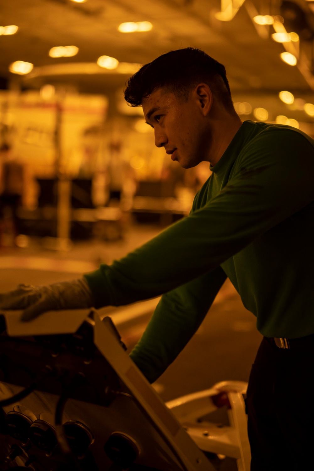 USS Carl Vinson (CVN 70) Sailors Conducts Routine Maintenance