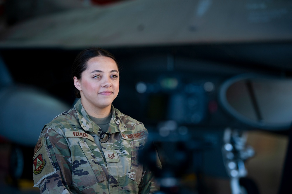 180FW Airmen Support Recruiting and Retention Efforts