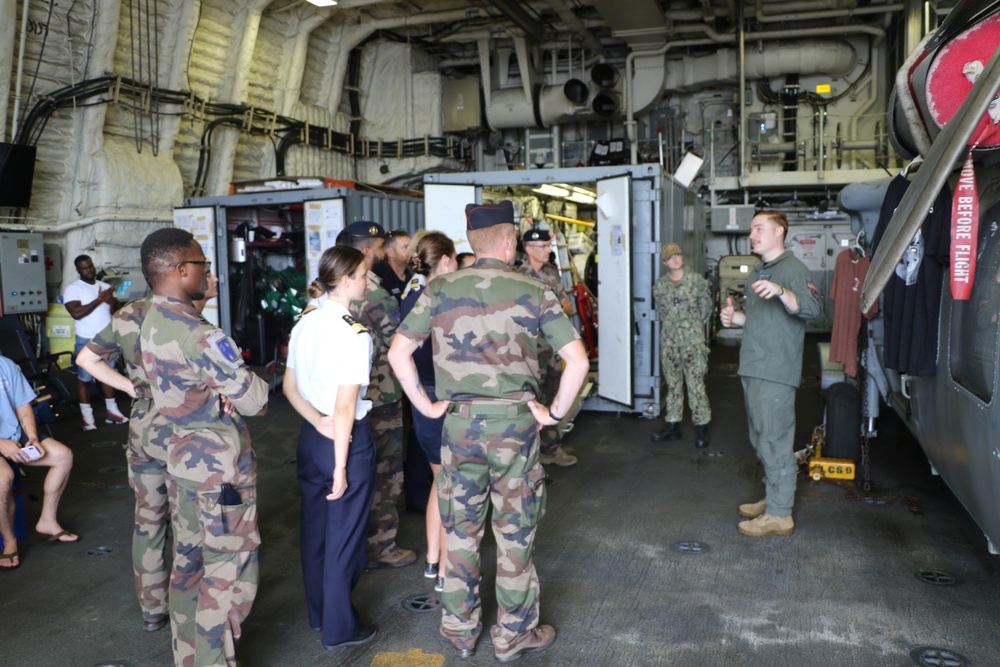 USS Little Rock Conducts Tour for French Partners During Port Visit