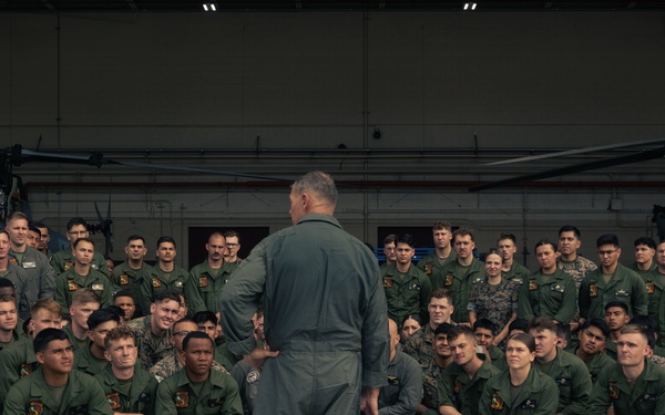 I MEF CG flies with HMLA-367 
